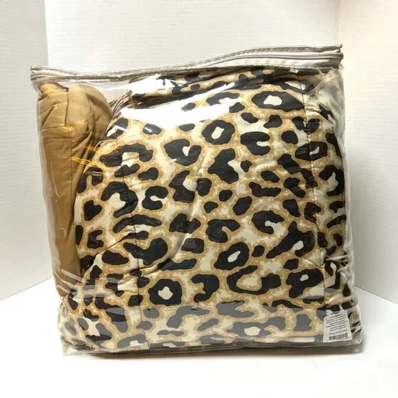 6 Piece Set Twin Leopard Bedding Set - Picture 2 of 2